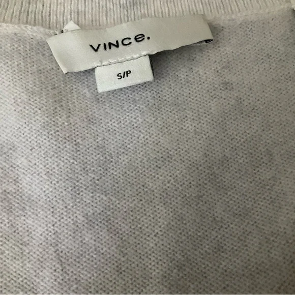 VINCE Cashmere V Neck Sweater Pullover in Heather White